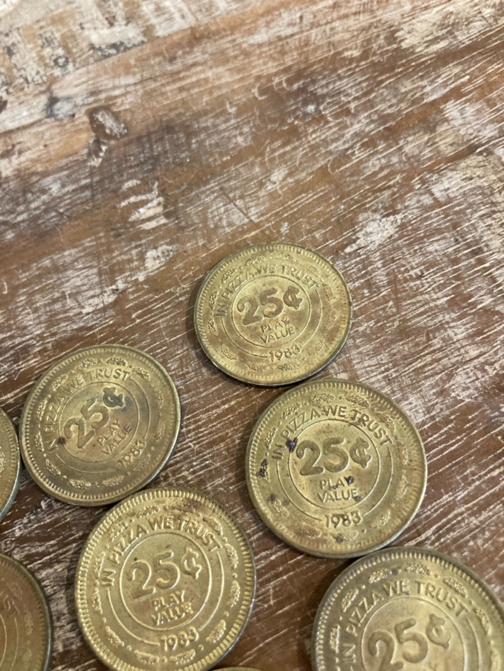 13 Vintage Chuck E. Cheese Coins 1982 and 1983 - Picture 14 of 15